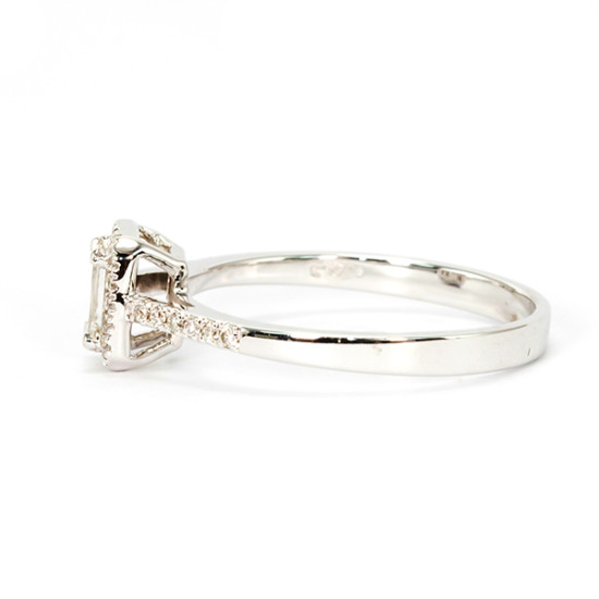 Baguette Hallo diamond ring