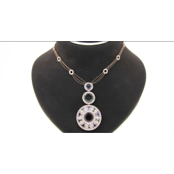 What to Look for When Shopping for Diamond Necklace Sets What to Look for When Shopping for Diamond Necklace Sets