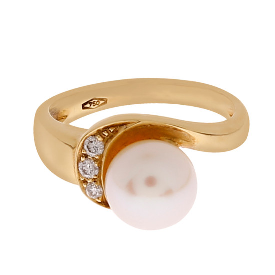 Diamond with Fresh Water Pearl Ring