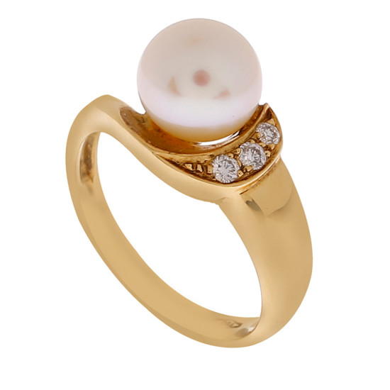 Diamond with Fresh Water Pearl Ring