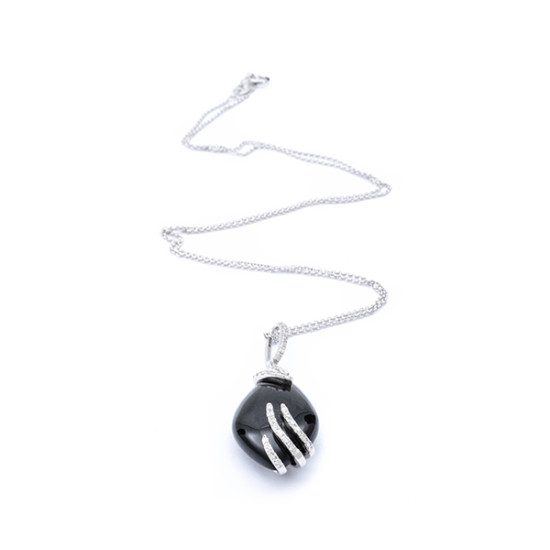 Black 'n' Style Pendant