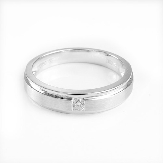 White gold Solitaire Engagement Ring
