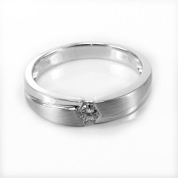 Eye-Catching Solitaire Engagement Ring  Eye-Catching Solitaire Engagement Ring
