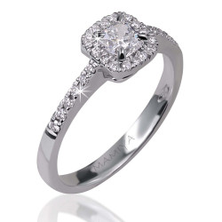 The Lure of the Diamond Engagement Rings amongst Wedding Couple The Lure of the Diamond Engagement Rings amongst Wedding Couple