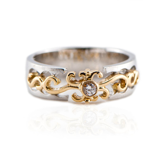 CARVED WEDDING RING -B12566