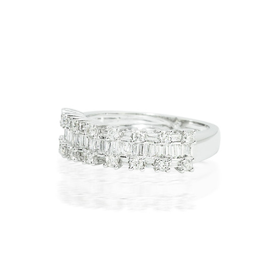 Baguette & Round setting Diamond Ring