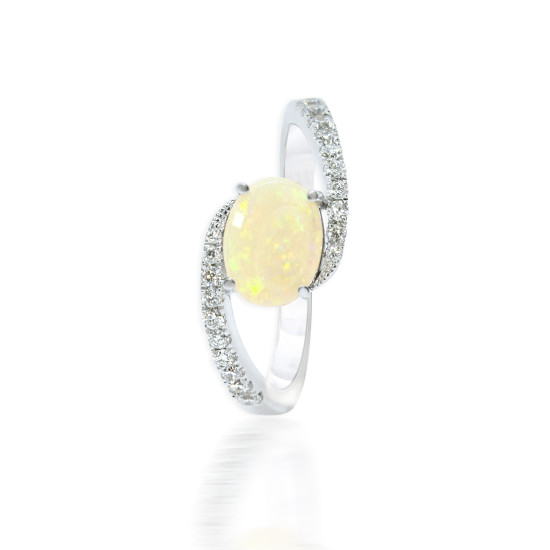 Opal Exclusive Diamond Ring