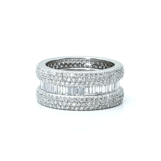 Full eternity baguette diamond ring